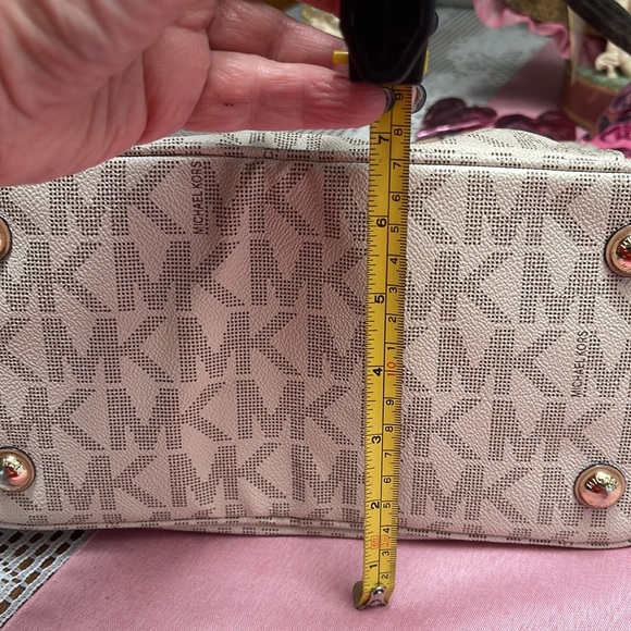 BEAUTIFUL…….GREAT for spring/summer MICHAEL KORS BAG - Picture 6 of 9